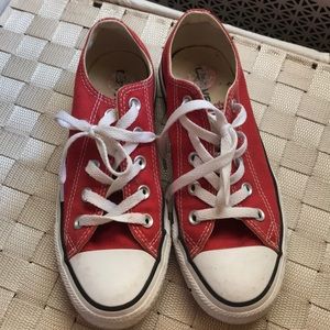 Women’s converse.